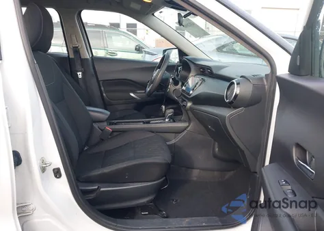 2022 Nissan Kicks Sv Xtronic Cvt z USA, uszkodzony, nr VIN 3N1CP5CV3NL483137